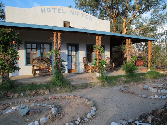 A Company Is Trying To Tiny Mojave Desert Town The Nipton Hotel Is One Of Only Remaining Businesses