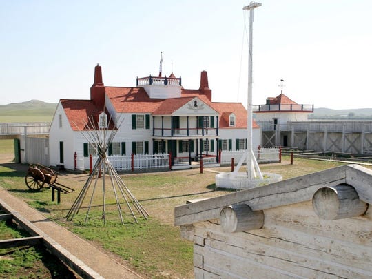 williams-county-north-dakota-fort-union-trading-post-national-historic-site-chamey-istock-e1516736078390.jpg