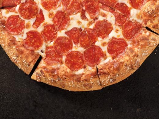 <strong>Pizza Hut:&nbsp;</strong><strong>Pepperoni pizza</strong>