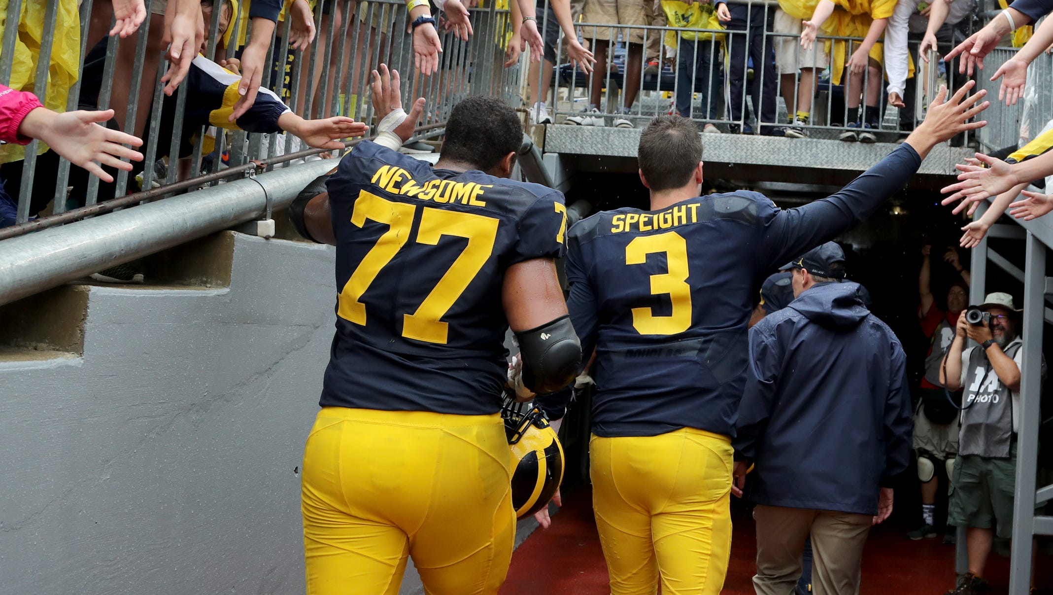 Michigan Football S Grant Newsome Out For Year With Knee Injury