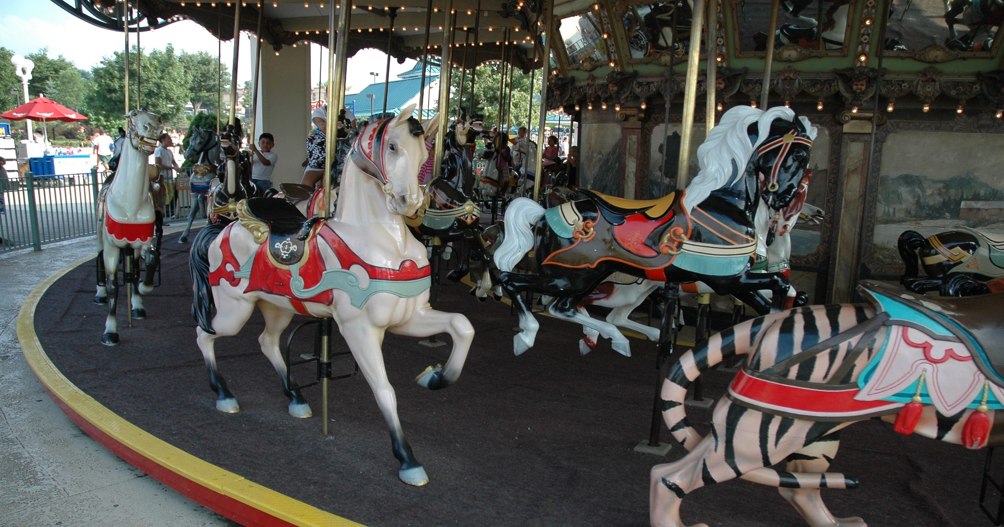 Carousel ride to return to Lake Lansing park