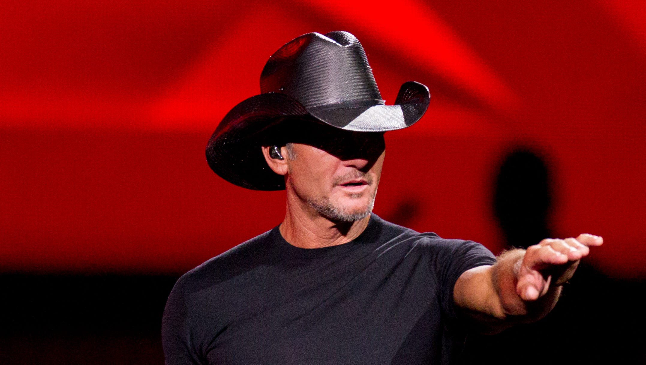 Tim McGraw, Faith Hill go Soul2Soul and solo on their hit-filled world  review