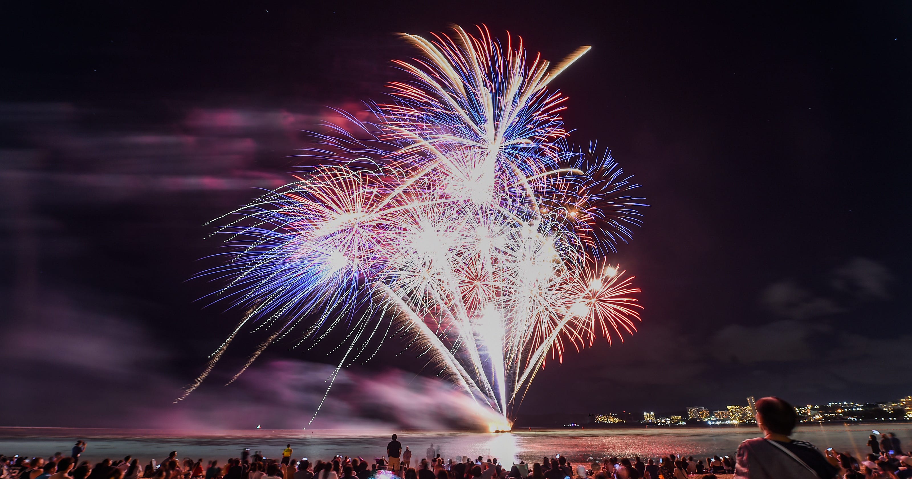 What's open and closed New Year's Eve and New Year's Day