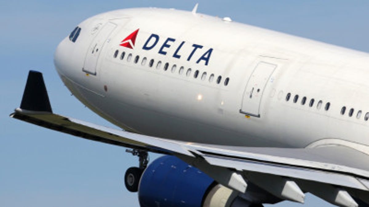 Delta Air Lines reported a solid EPS beat for its third quarter, but investors have been put off by the company's outlook and its plans to hire more people.
