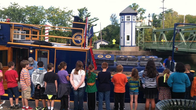 Brockport Central School District fourth graders on their Erie Canal field trip in September 2013. photo by Caurie Putnam