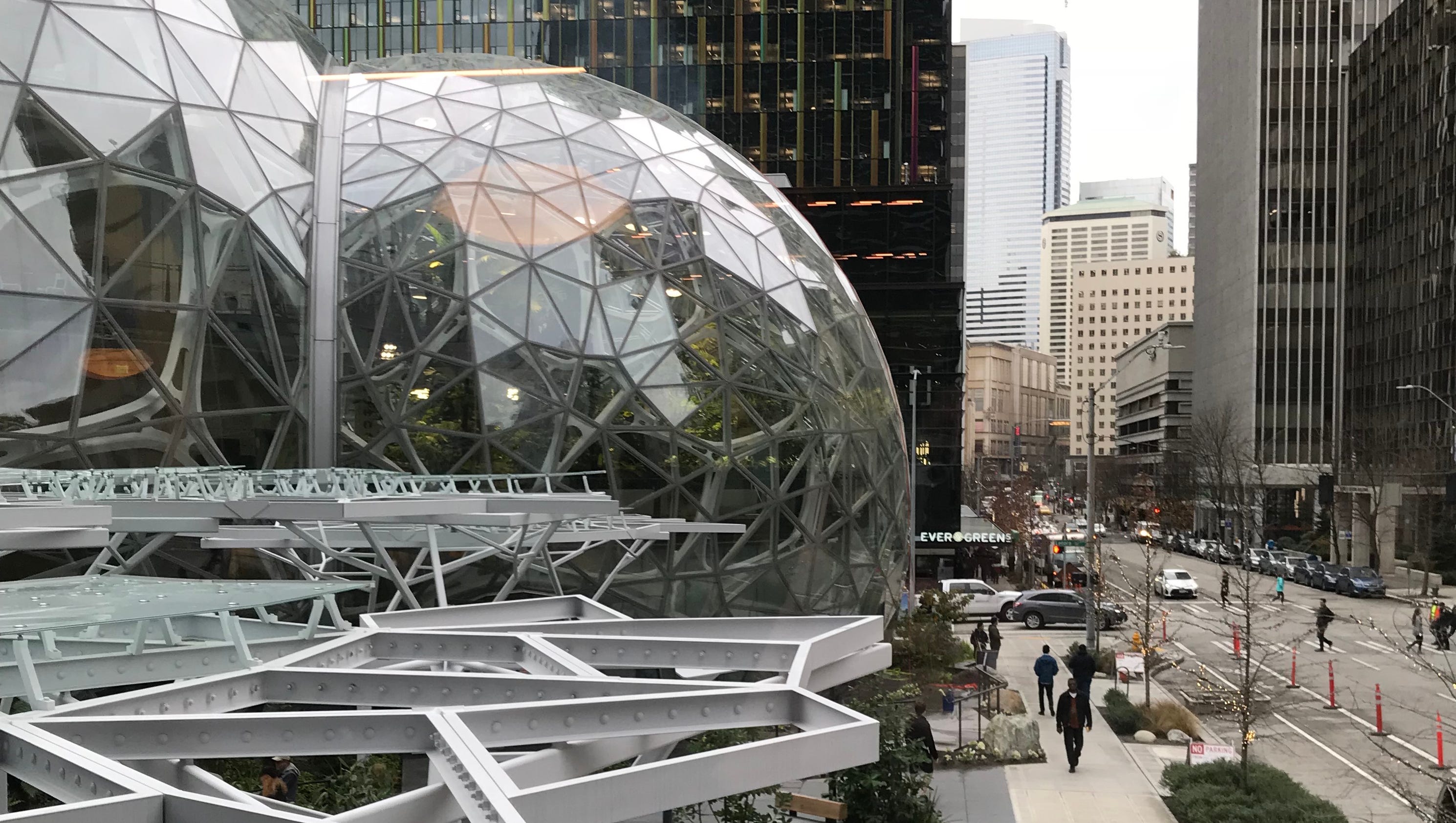 Amazon overtakes Google parent Alphabet, only Apple bigger