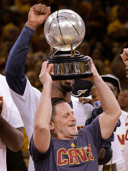 LeBron, Cavaliers earn NBA Finals spot by sweeping Hawks