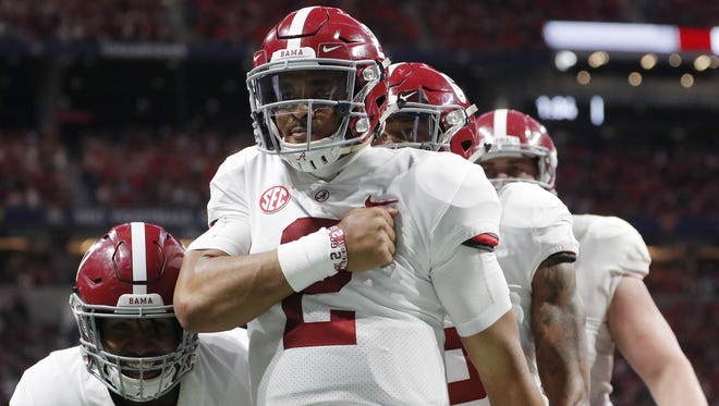 Alabama quarterback Jalen Hurts has decided to transfer to Oklahoma.