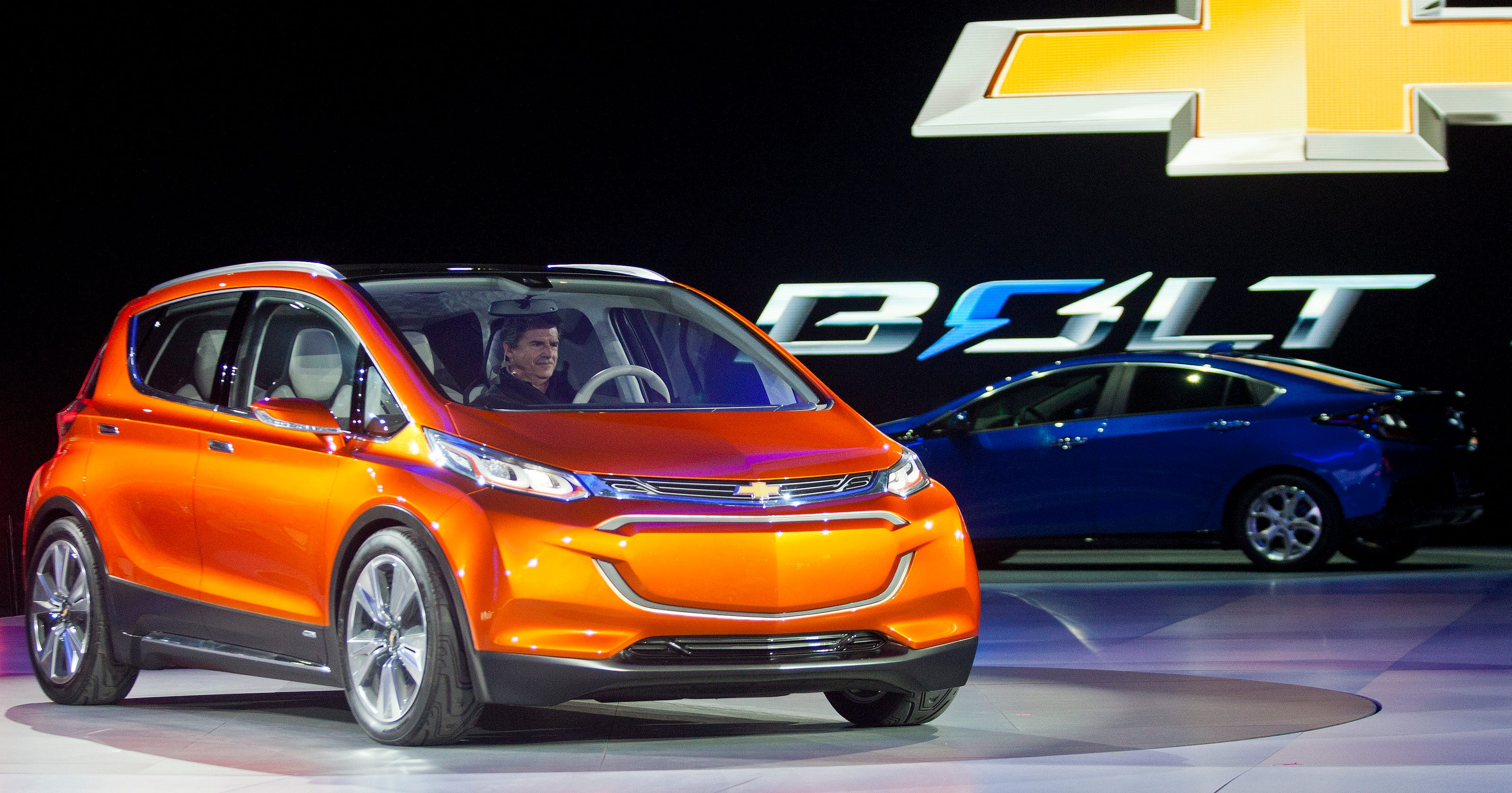motor-trend-taps-gm-s-electric-vehicle-as-car-of-the-year