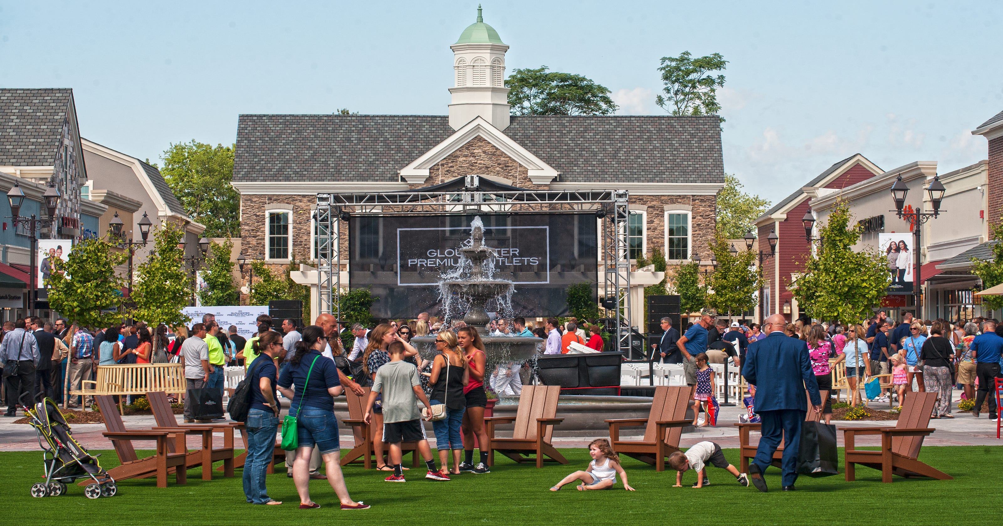 New retailers move into Gloucester Premium Outlets