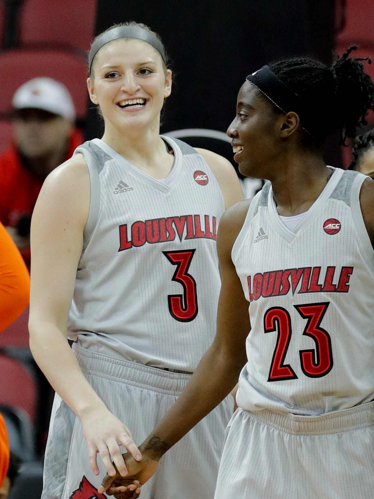 Louisville Women S Basketball Routs Boston College With Balanced