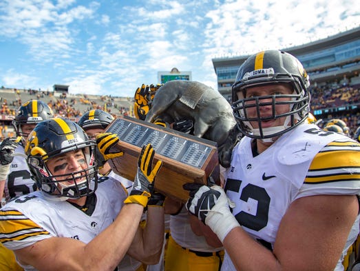 Iowa Hawkeyes wide receiver Riley McCarron (83) and