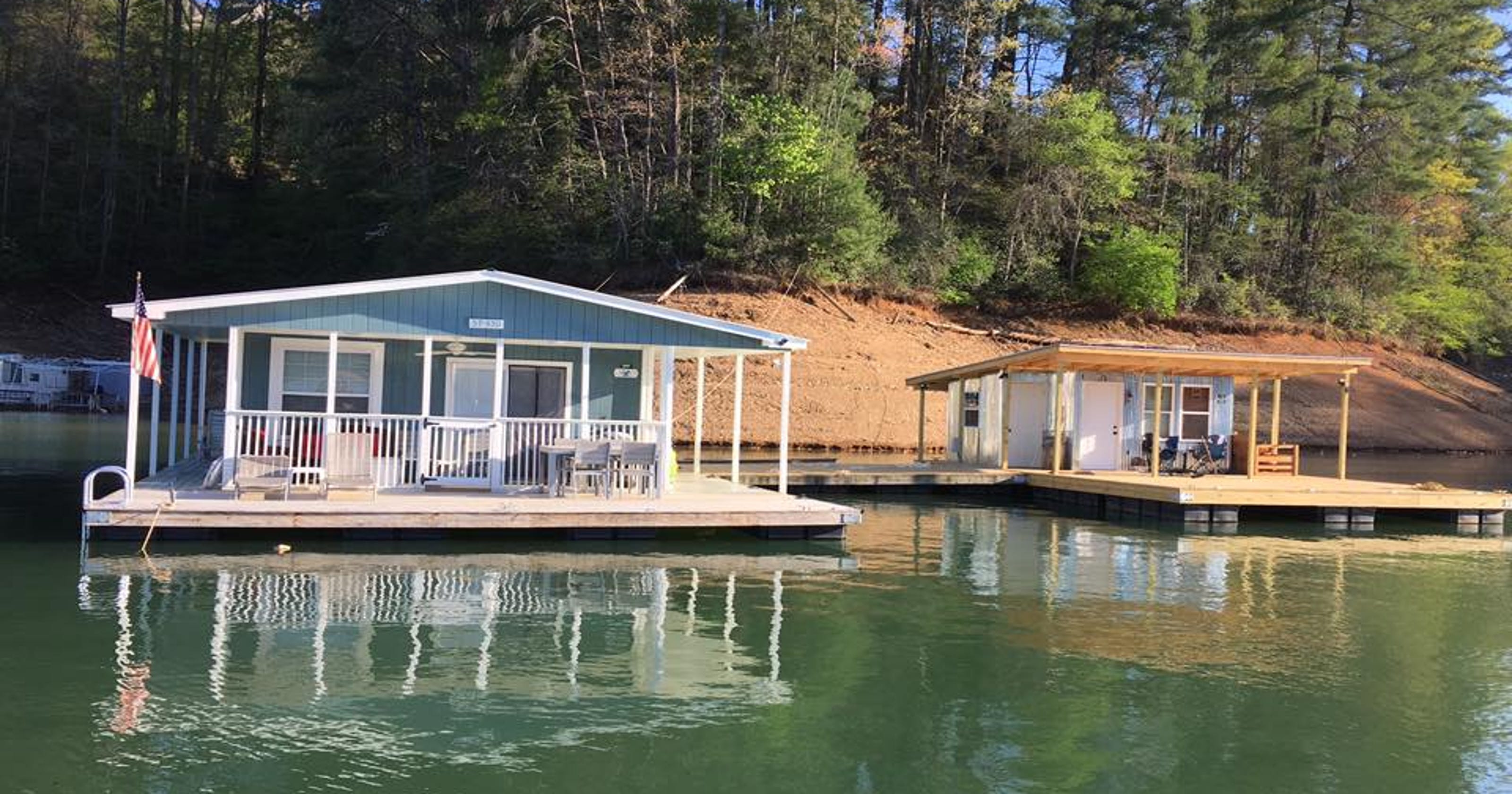 Obama signs law stopping TVA houseboat ban