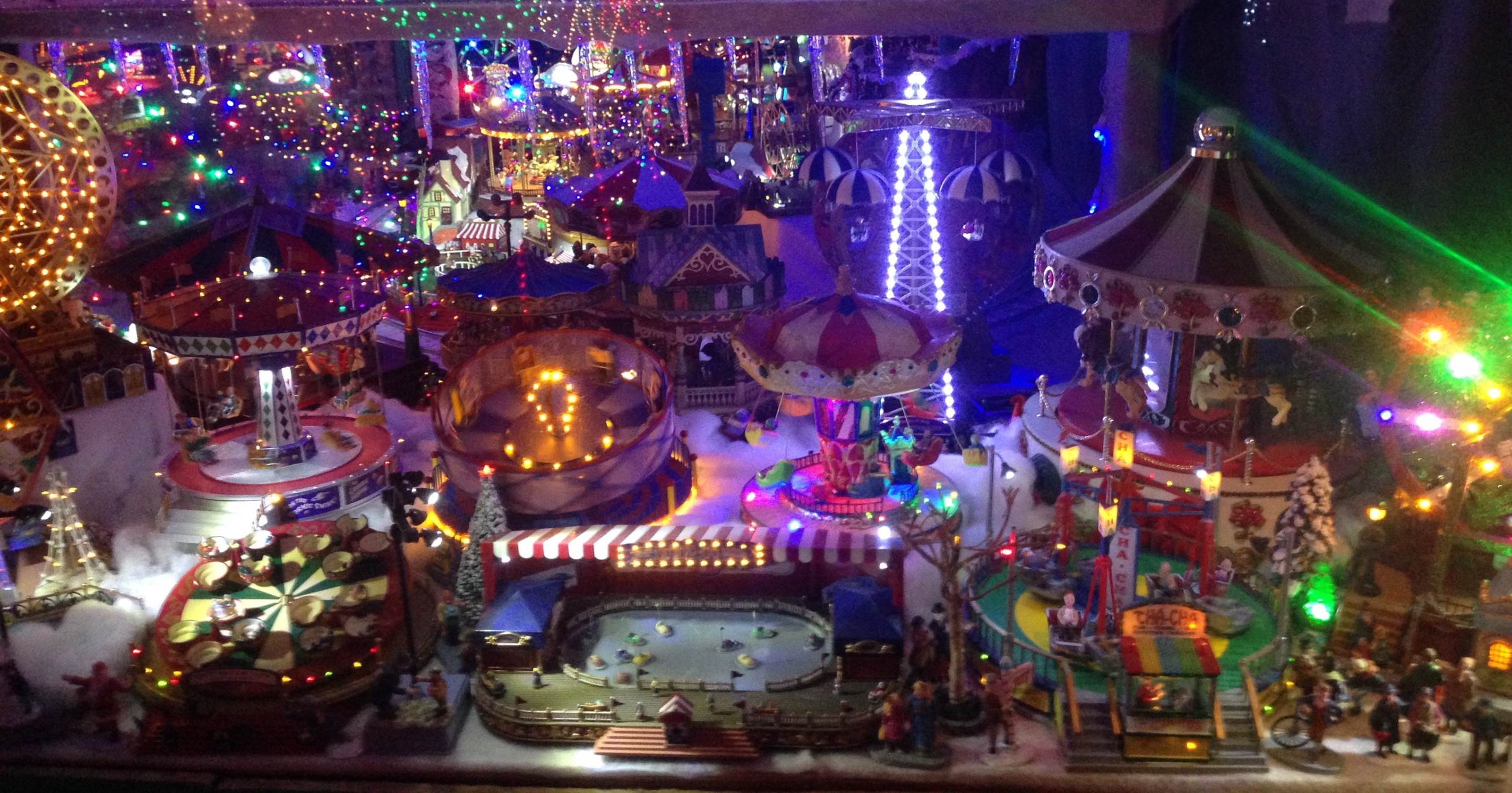 Famed 'Arcadia Christmas House' lights go dark after Phoenix pushback