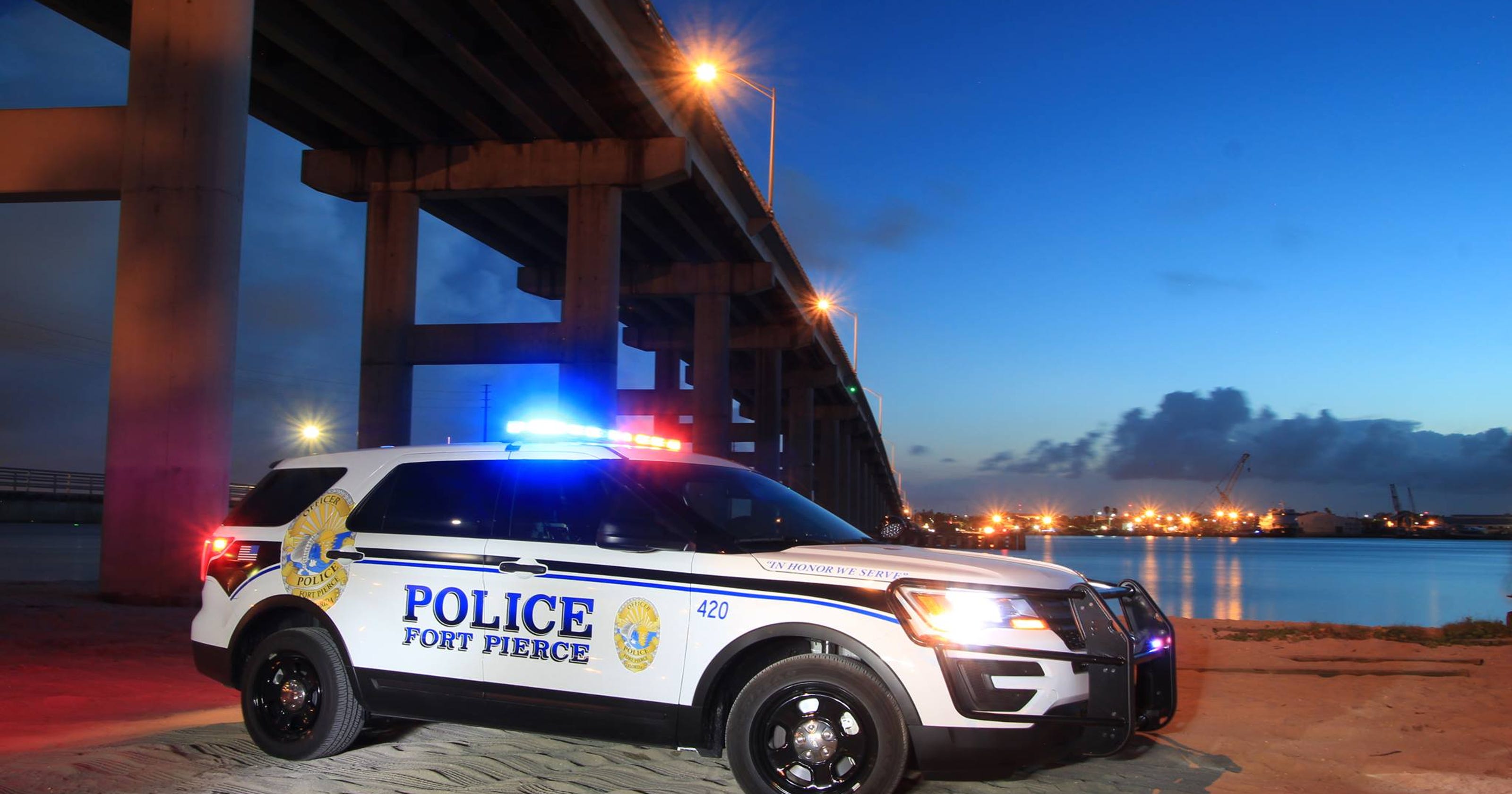 Retired deputy shoots himself in finger in Fort Pierce