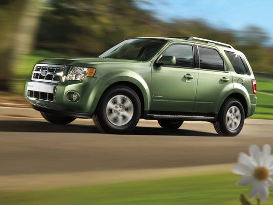 Ford Issues Four Recalls Involving 1 3m Cars Suvs