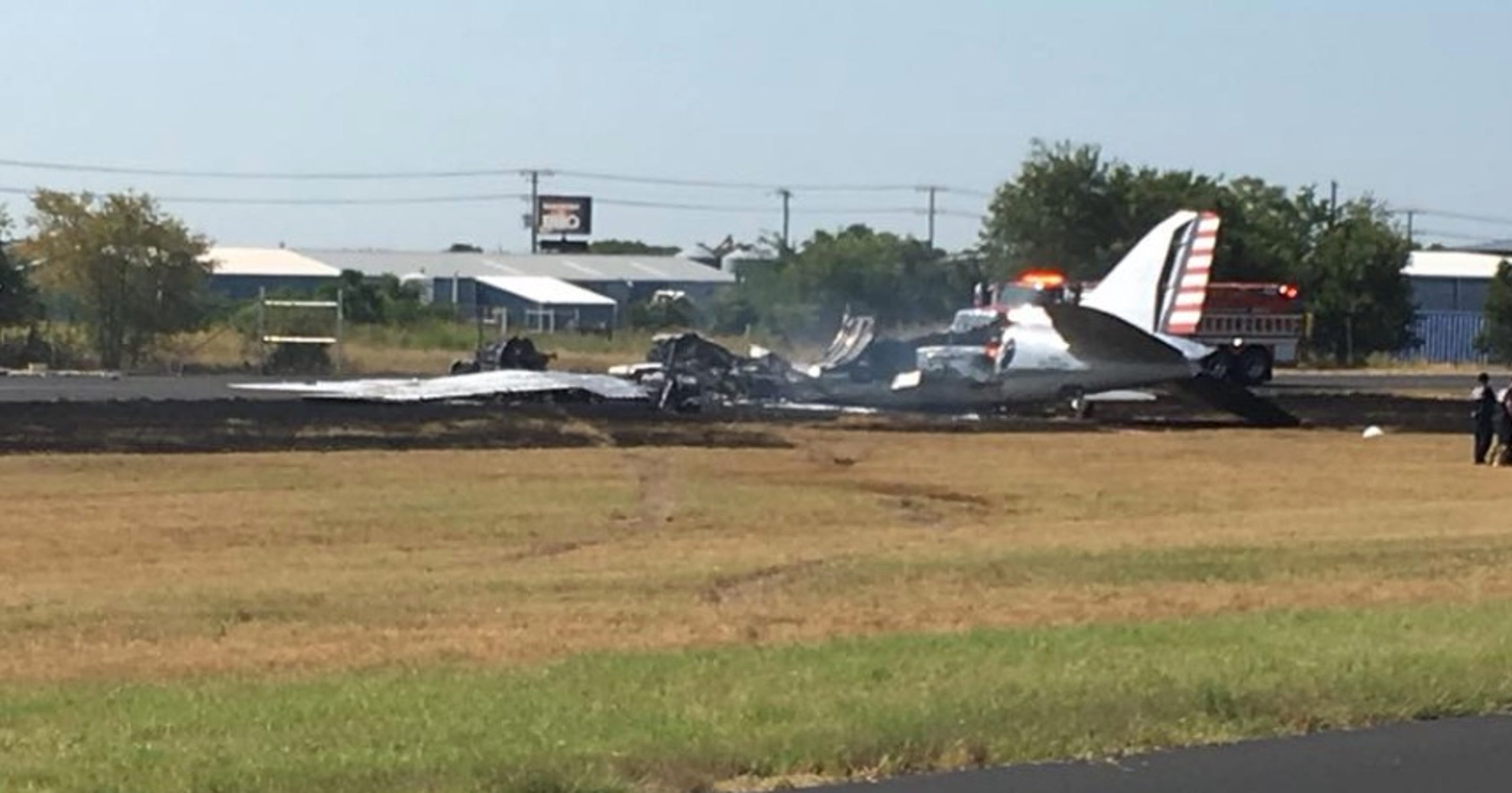 Plane crashes in Texas but all passengers survive