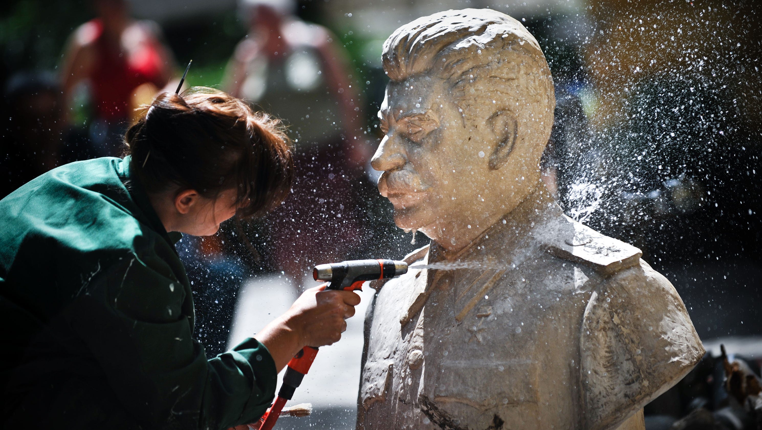 Josef Stalin statues go up in Russia as U.S. Civil War statues fall