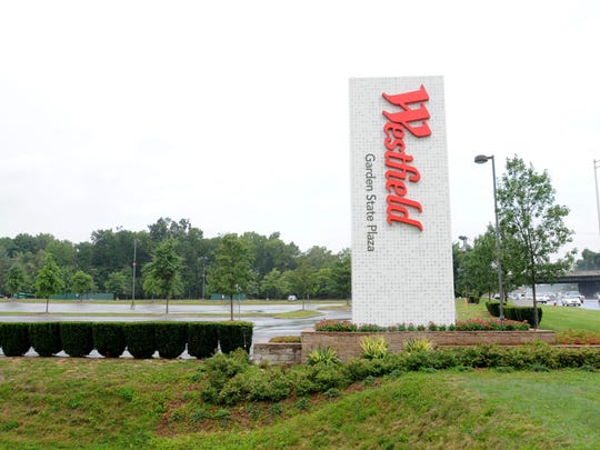 Paramus Mall Parking Lot Was Once A Drive In Cinema Under The Stars