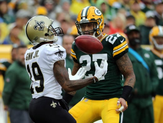 New Orleans Saints punt returnerTed Ginn (19) signals
