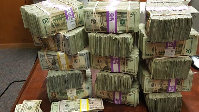 Agents Find More Than Half A Million Dollars In Gas Tank Agents Find More Than Half A Million Dollars In Gas Tank