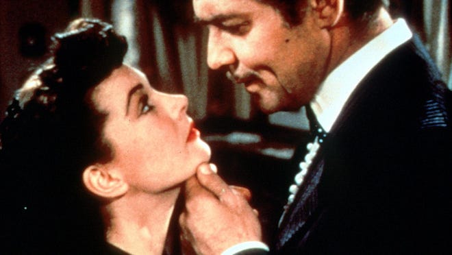 Clark Gable et Vivian Leigh jouent dans le drame épique "Emporté par le vent."