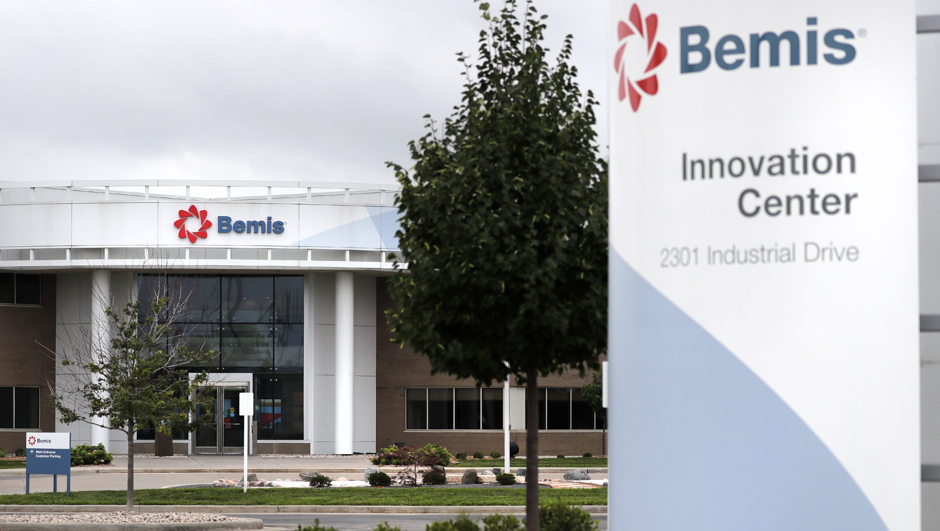 New London's Bemis, now part of Amcor, will layoff 70110 employees.