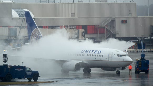 Fliers face flight woes Saturday as winter storm heads north (usatoday.com)
