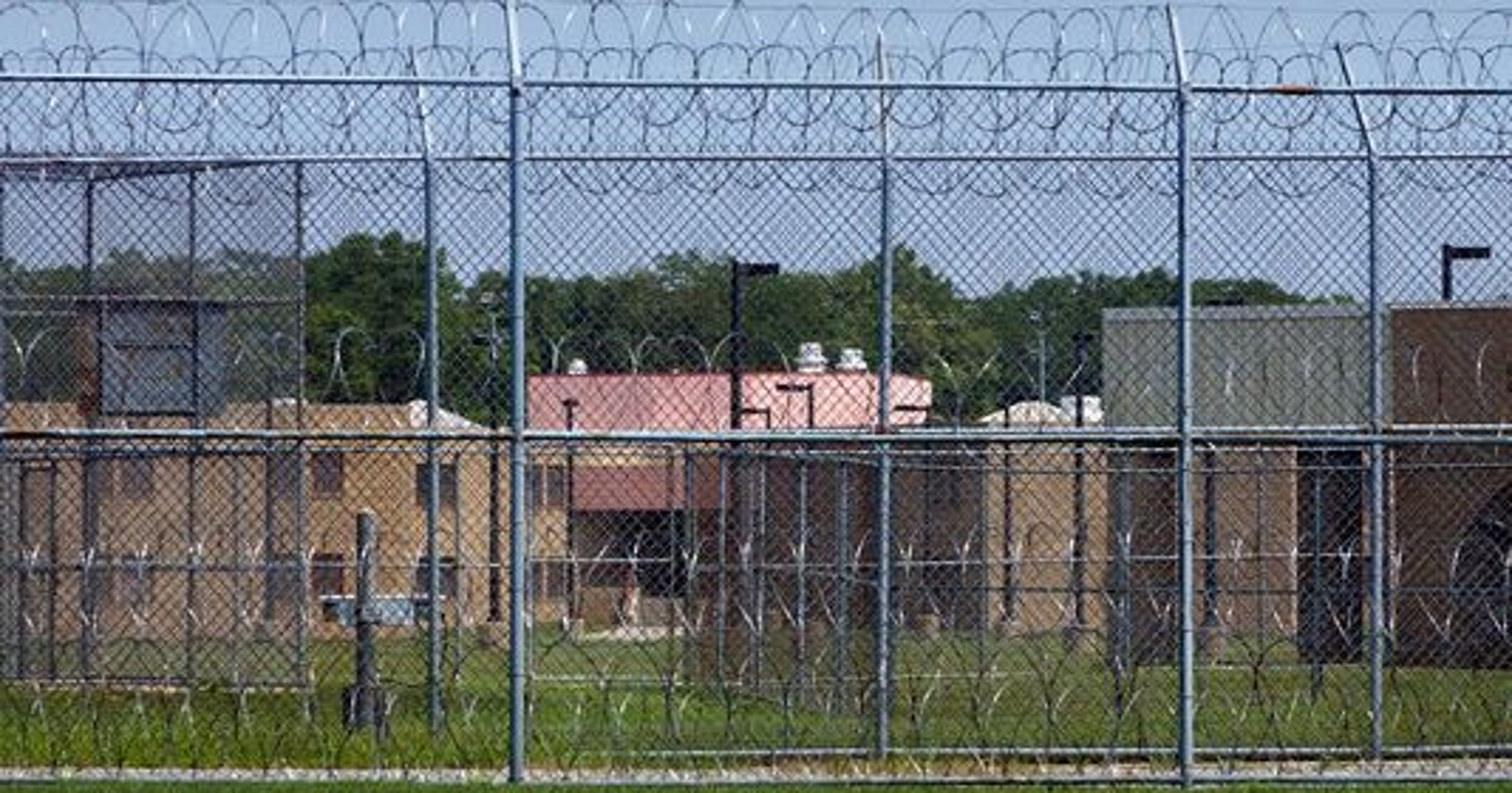 Indiana prison unwittingly hires excon as guard