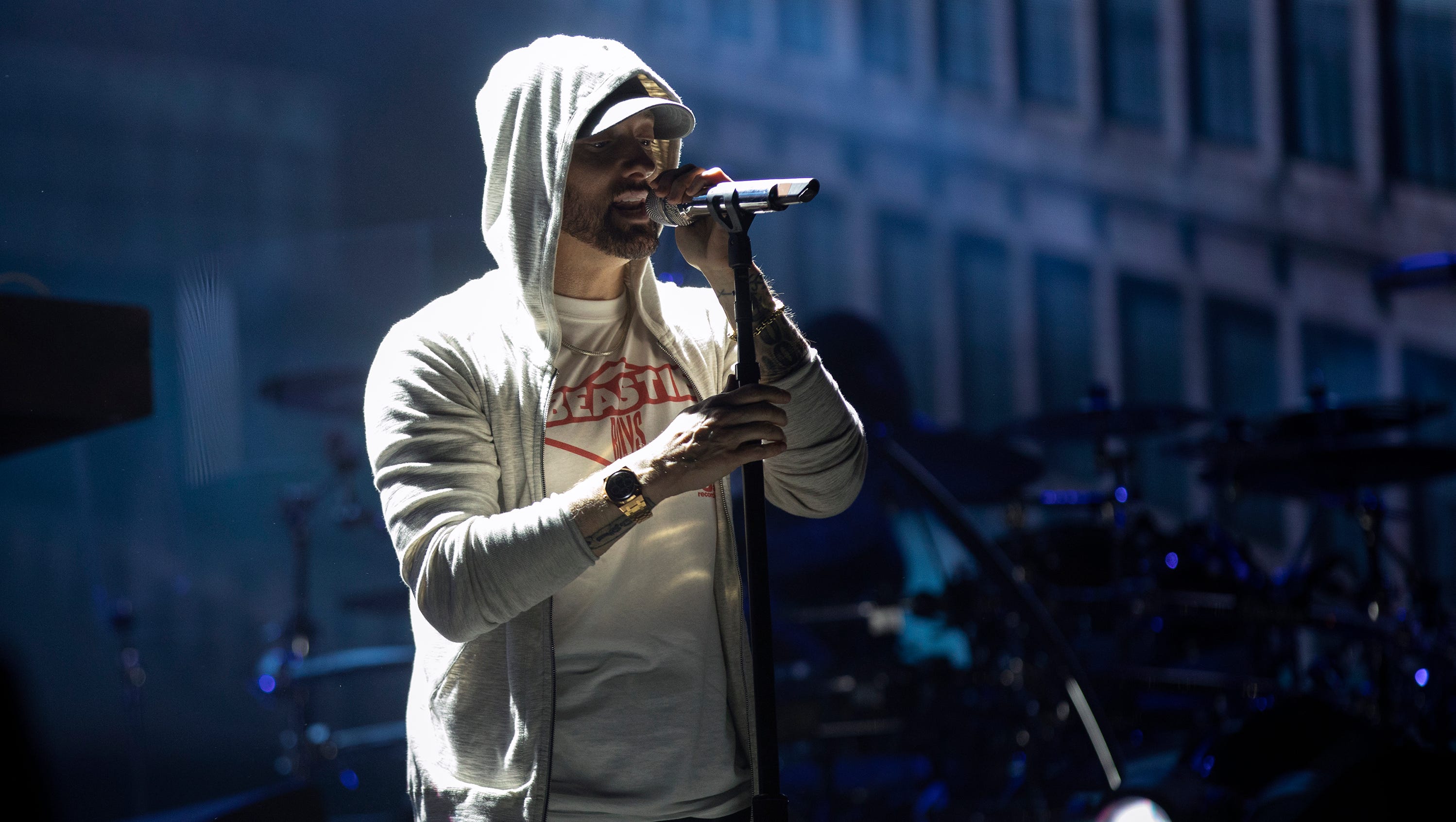 Eminem Ignores Criticism At Firefly It S Kind Of What He Does