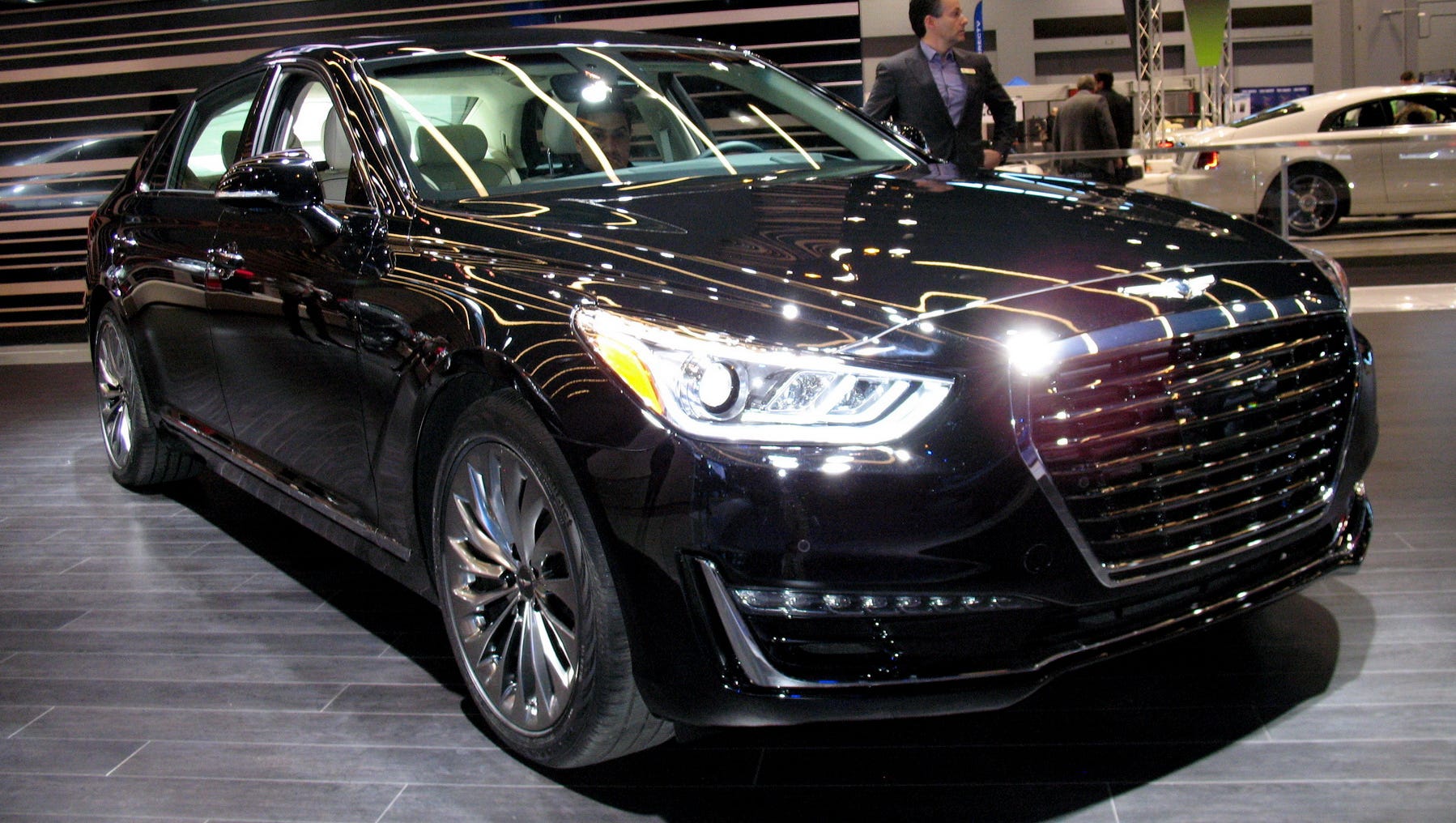 2017 Genesis G90