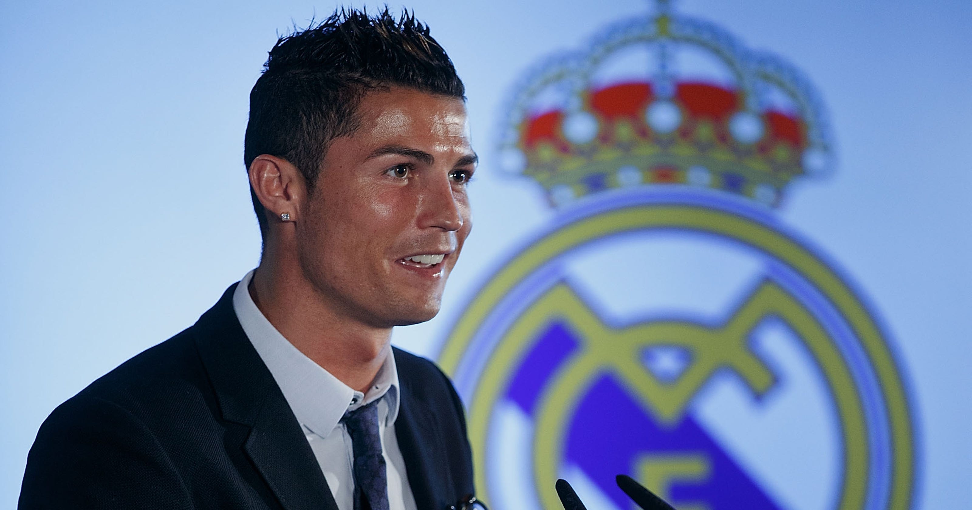 Cristiano Ronaldo renews contract with Real Madrid