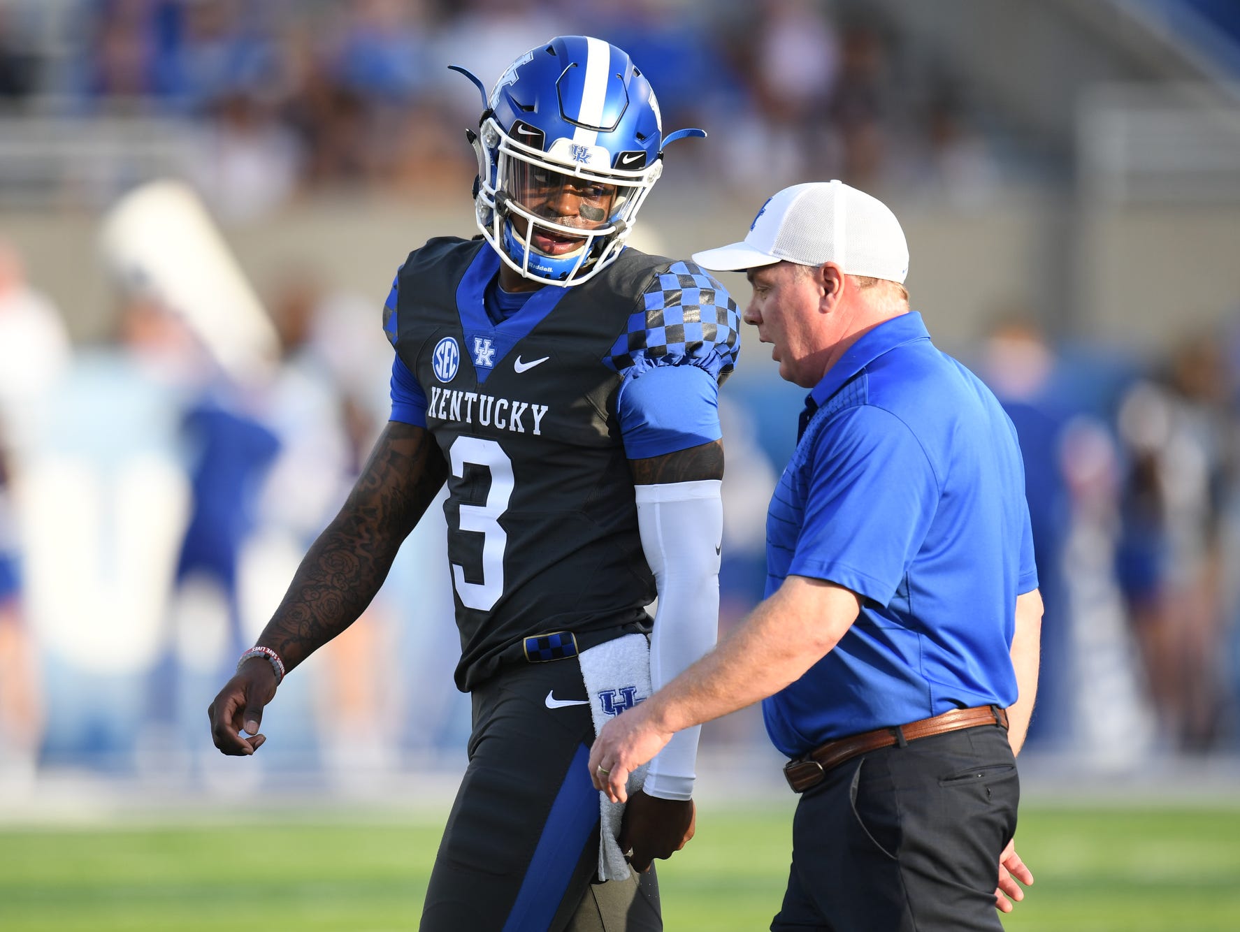 No end in sight to Kentucky quarterback competition, and other spring game takeaways ...