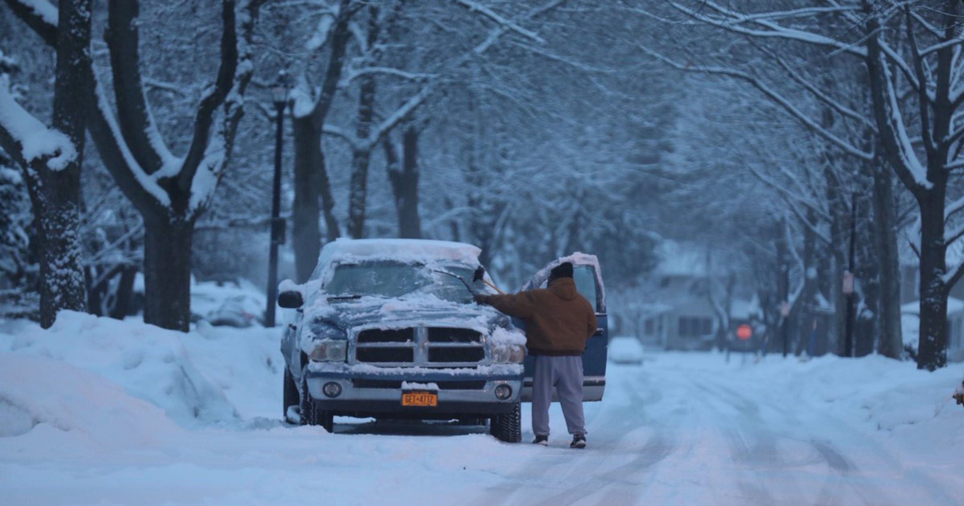 Travel Advisory: Heavy Snow In Nepa Disrupts Holiday Plans - kngwl8p