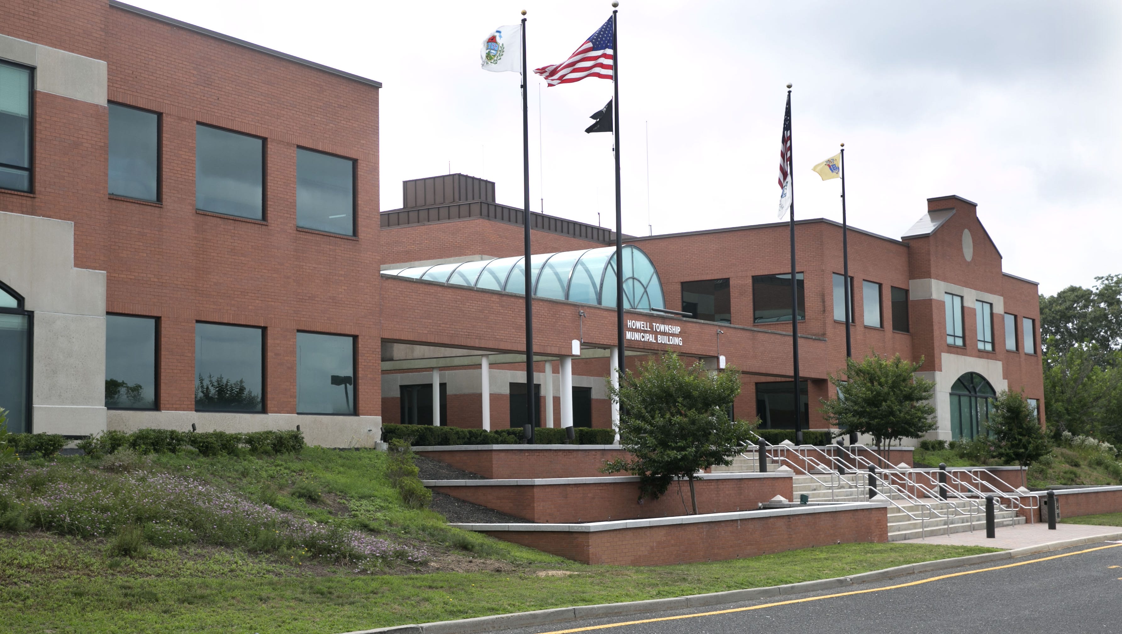 Howell farmers market Wear your masks, and hands off the merchandise