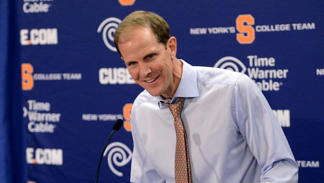 Syracuse Orange head coach designate Mike Hopkins Has accepted the head coaching job at University of Washington.