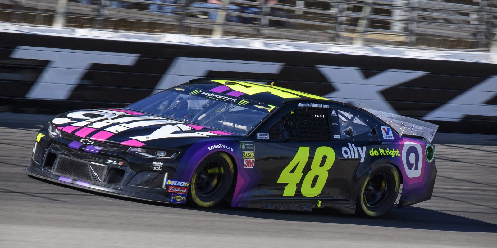 Autotrader EchoPark Automotive 500 at Texas odds, picks and prediction