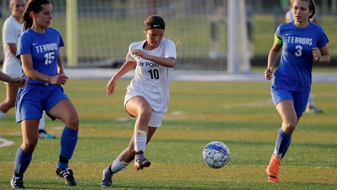 Bay Port's Hailey Kane (10) dribbles through the midfield against Appleton West in a WIAA soccer sectional semifinal at Bay Port high school on Wednesday, June 6, 2018 in Suamico, Wis. Adam Wesley/USA TODAY NETWORK-Wisconsin
