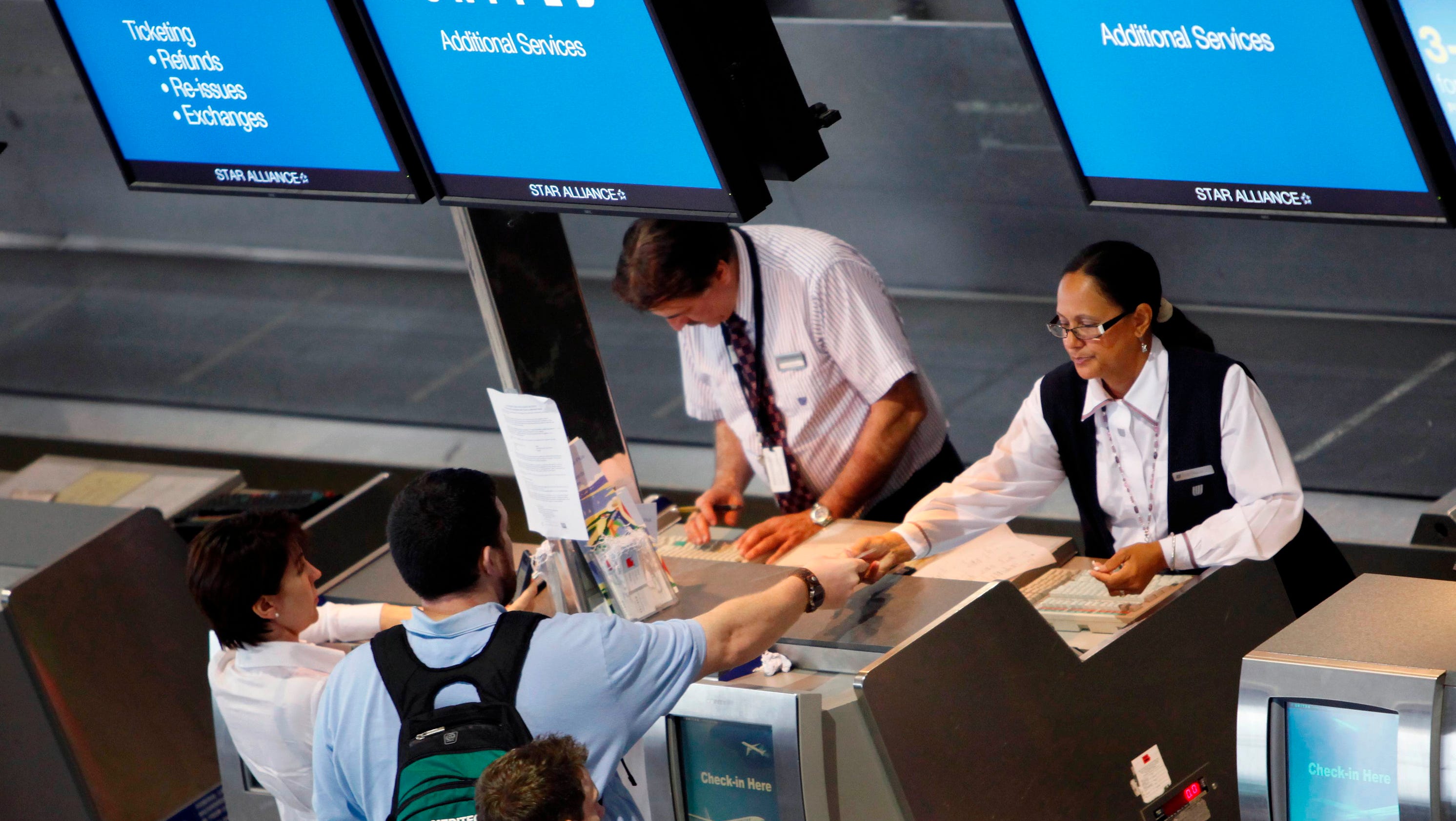 United Airlines Baggage Prices | united to outsource some airport jobs in source others United Airlines Baggage Prices | united to outsource some airport jobs in source others