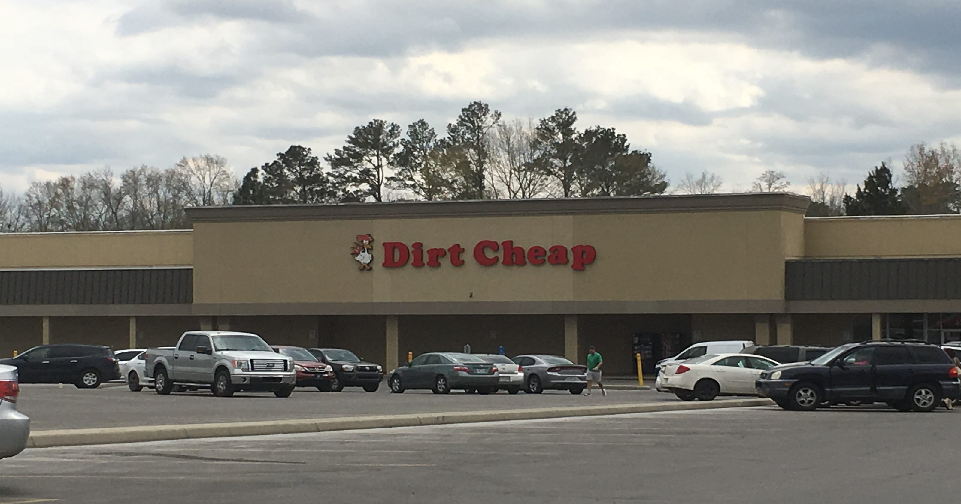 Dirt Cheap hiring for 200 jobs in Hattiesburg as it opens more stores