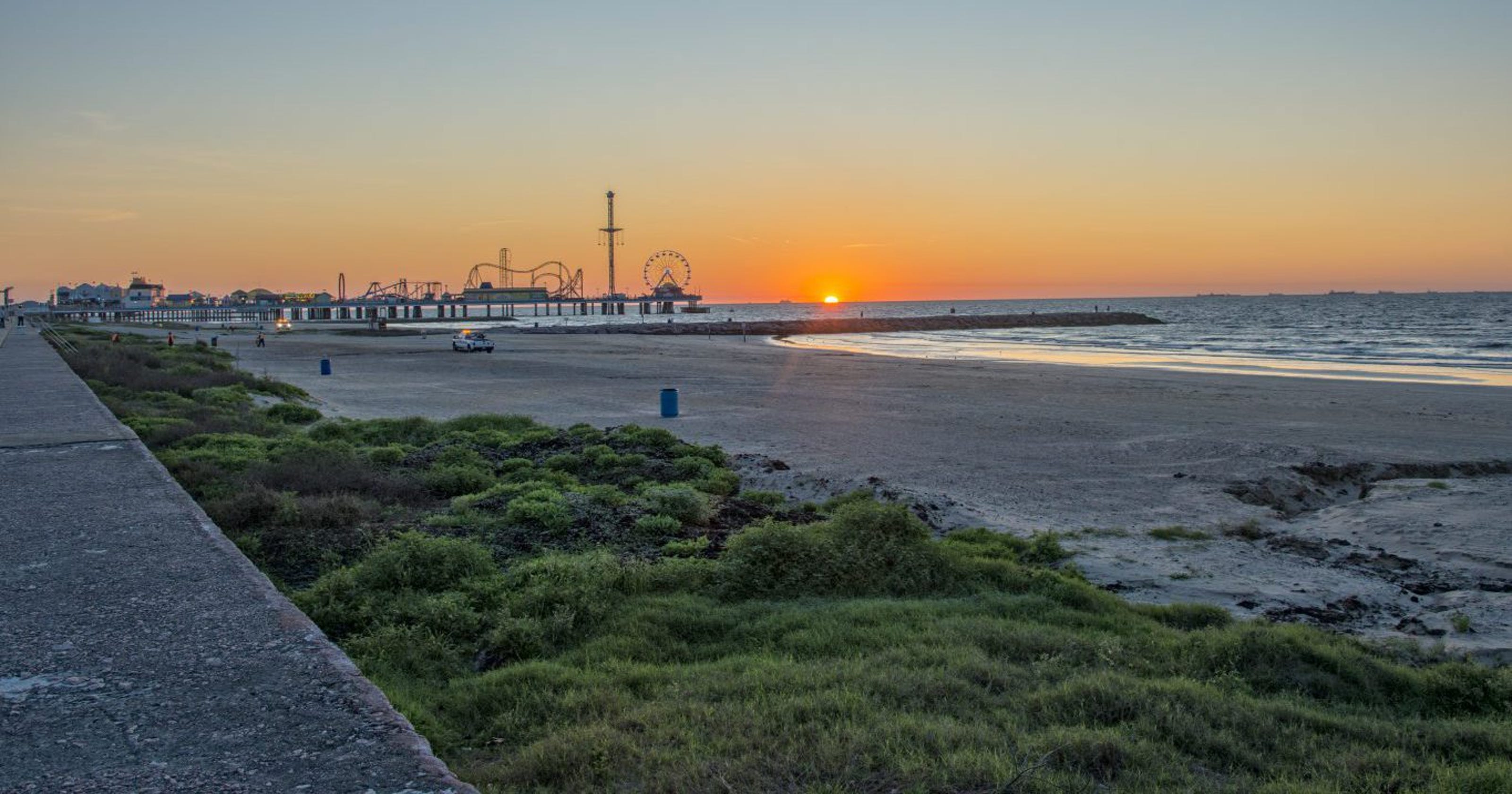 The water in Galveston is a beautiful crystal clear — here's why
