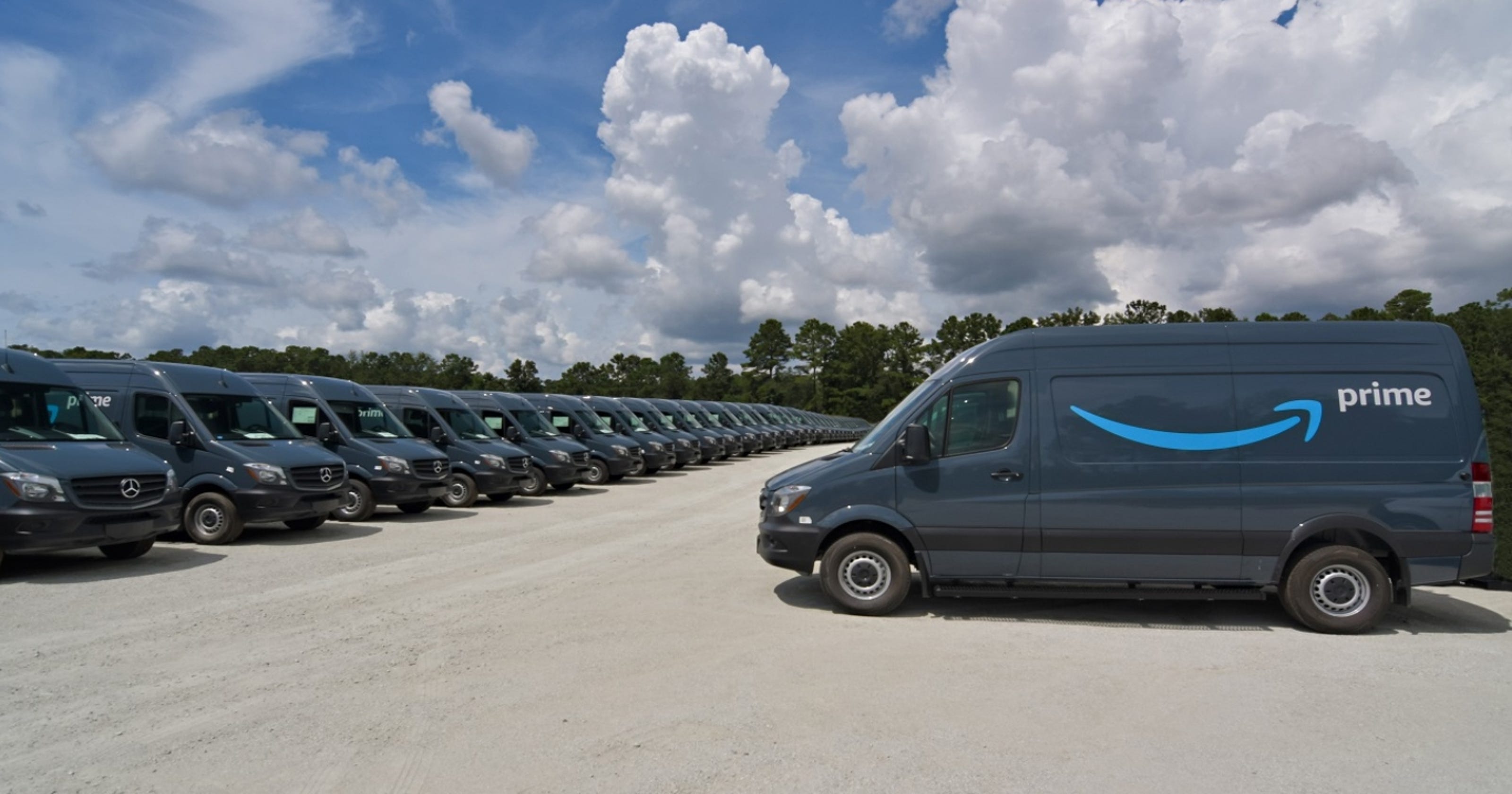 Amazon quadruples order of vans for new delivery fleet, now at 20,000