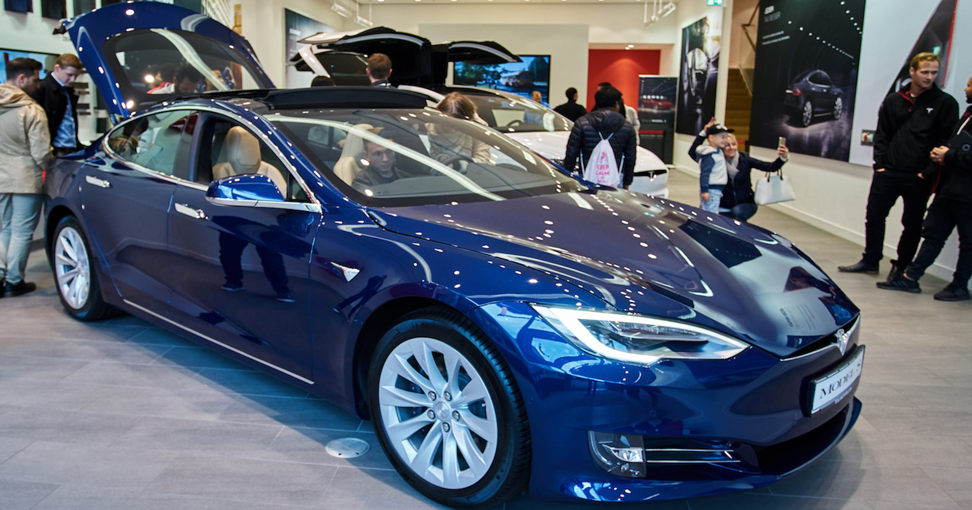 Tesla reliability falls in consumer reports survey