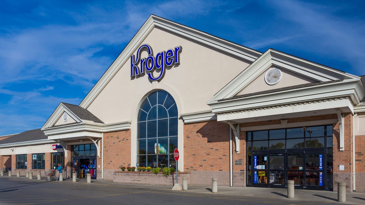 Kroger shares retreated after it reported mixed fiscal third-quarter financial results before the markets opened on Thursday.
