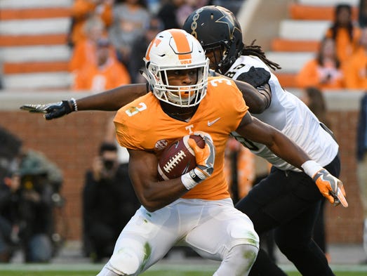 Tennessee defensive back Marquill Osborne (3) during