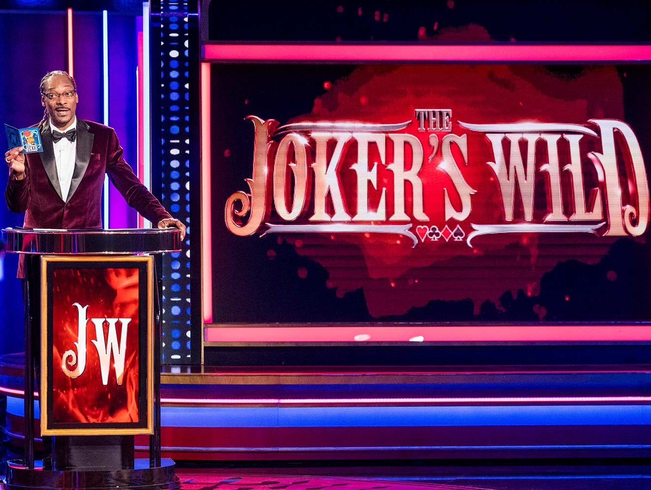 Hip-hop star Snoop Dogg is hosting a hip, late night version of classic game show 'The Joker's Wild' on TBS.