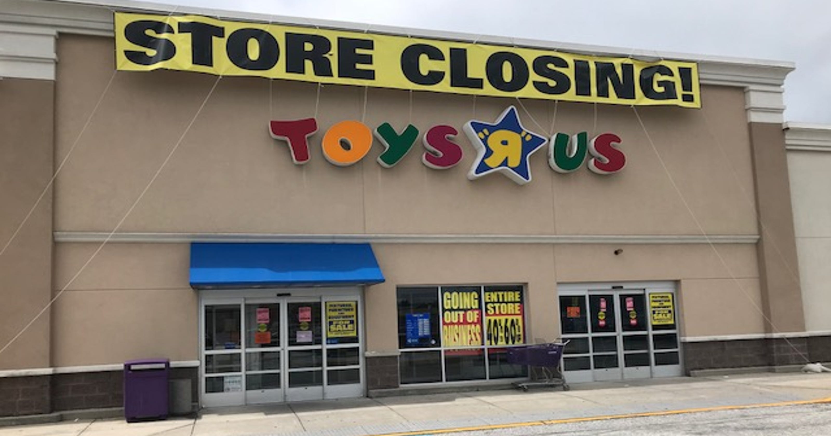 When are Toys R Us, Sears, BonTon stores closing in York County?