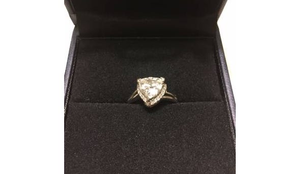 An image from craigslist with the engagement ring JP Gold is hoping to give away to a couple in need