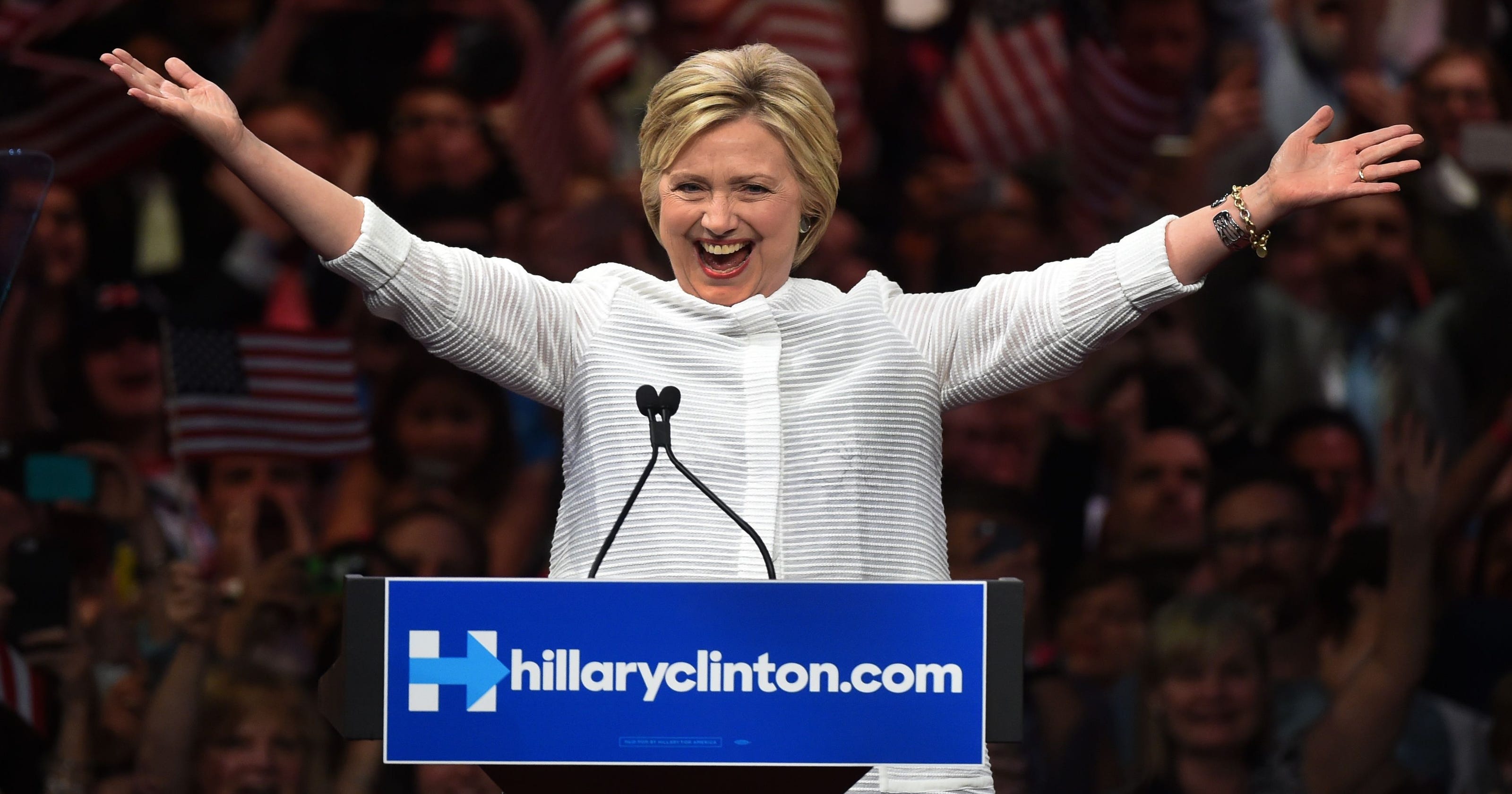 Clinton makes history, declares win in Democratic race3200 x 1680