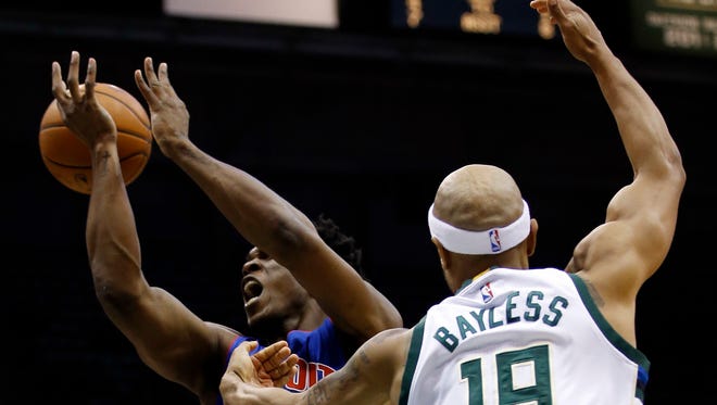 The Pistons bench was better on Monday night. Stanley Johnson lost the ball here but scored 16 points.